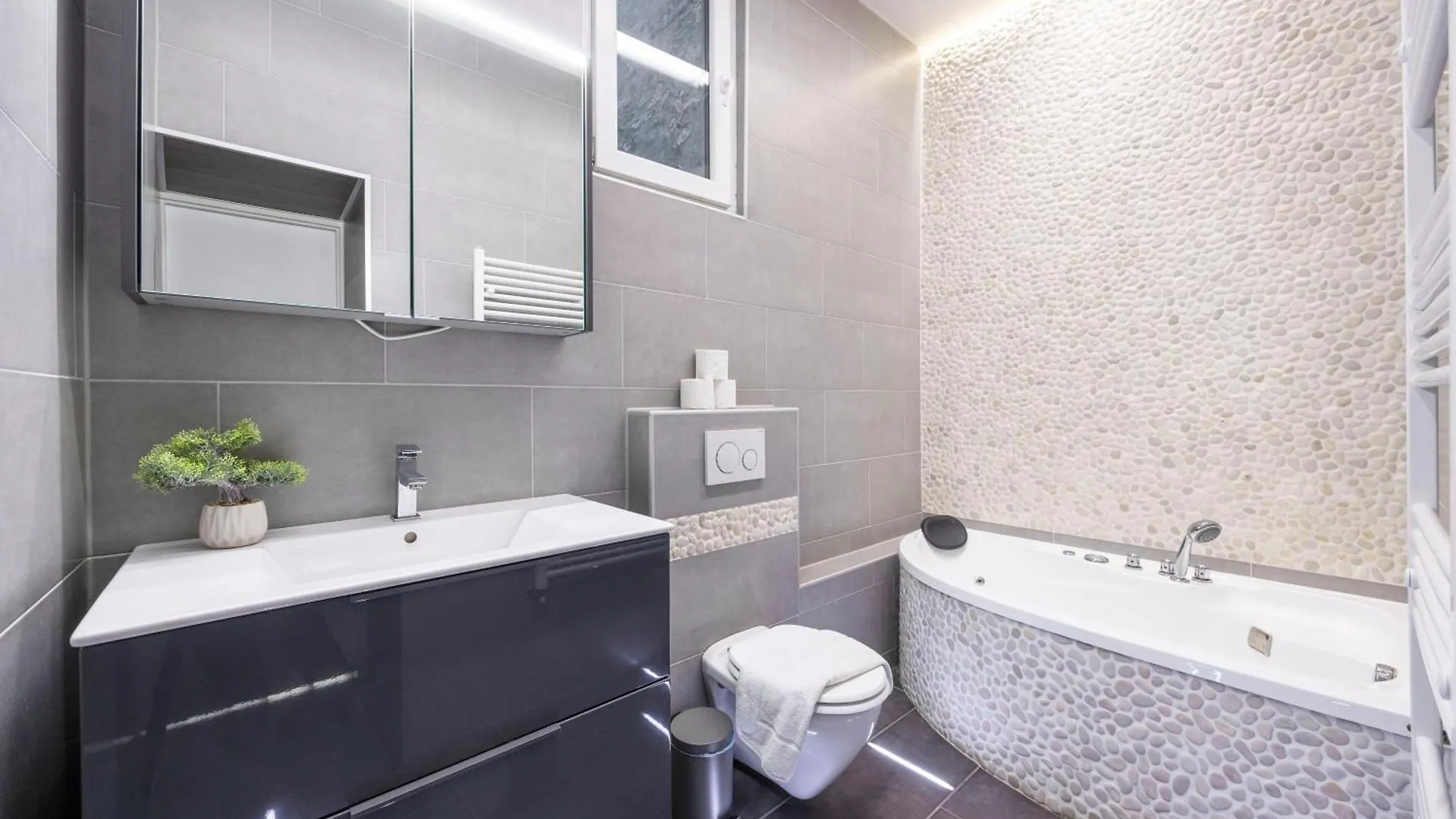 Exclusive City Center Elizabeth Grand Suite W' 3Bedrm Budapest